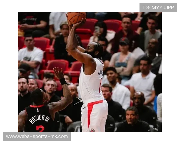 小波特中路急停跳投命中，篮网易如反掌